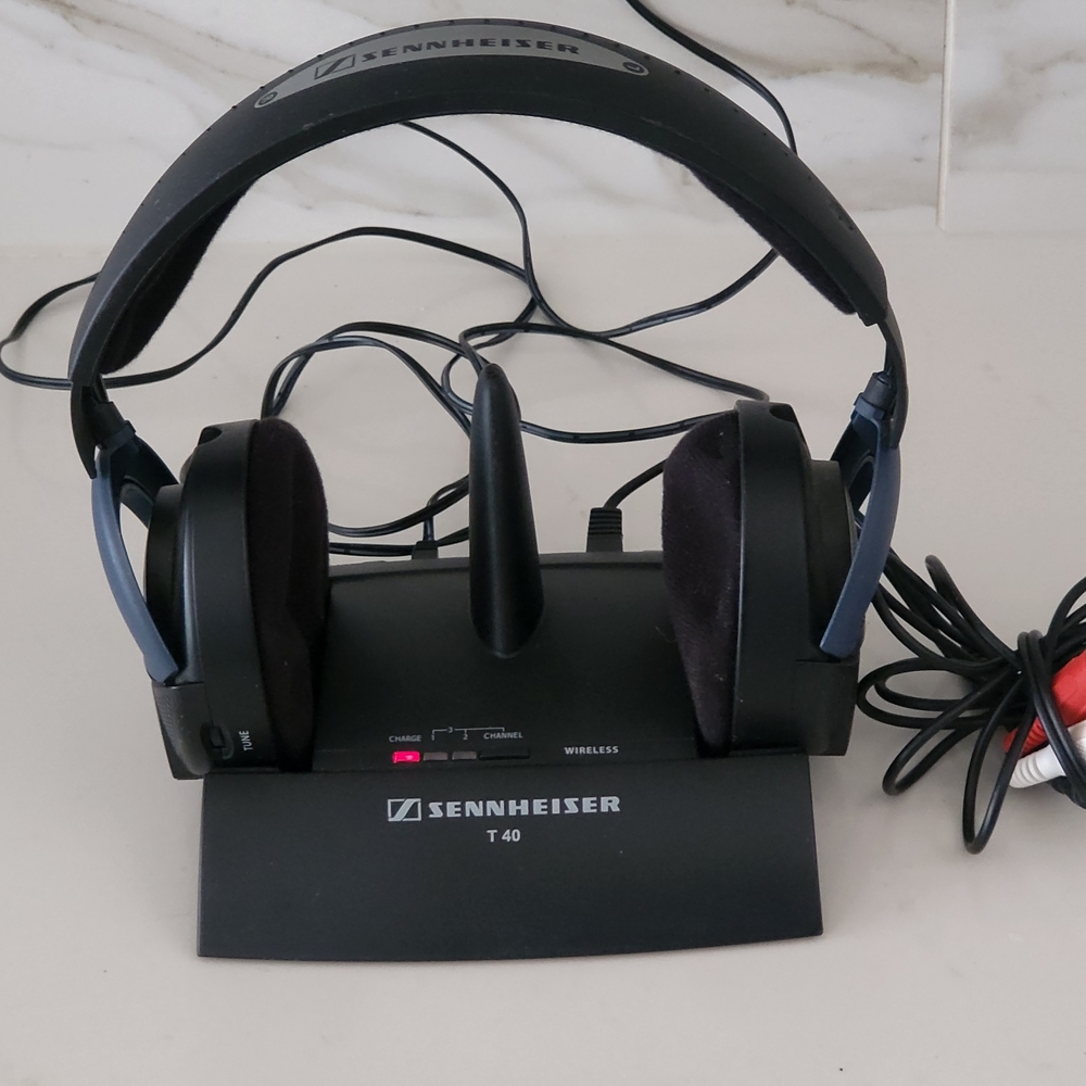 Sennheiser Wireless Headphones with Charging Dock